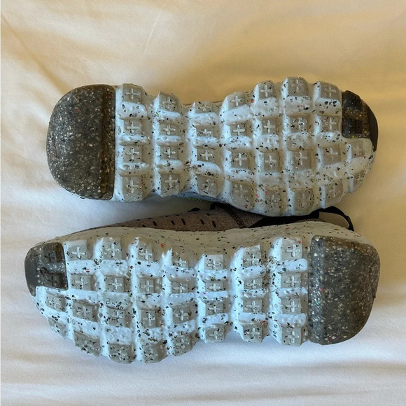 Nike Space Hippie 04 Grey/Volt-Black Men's Size 10.5 CZ6398-001 - Picture 8 of 10